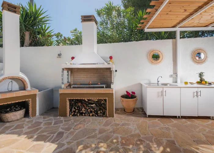 Kokkinos With Pool & Sea View, By Zantewize Aparthotel 4*